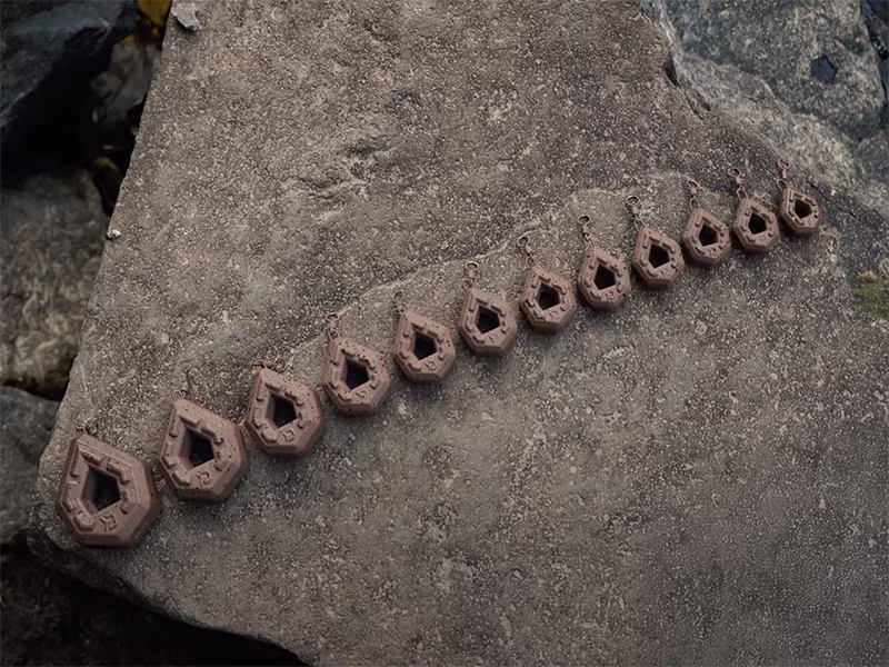Gripper lead Delphin CyberBARBED with an opening