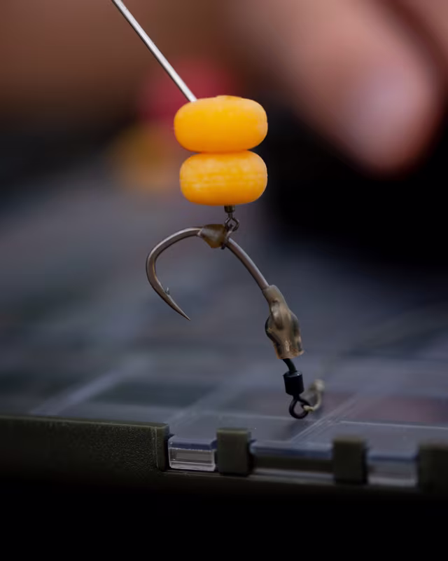 Fox Edges Armapoint Super Wide Gape Inturned Eye