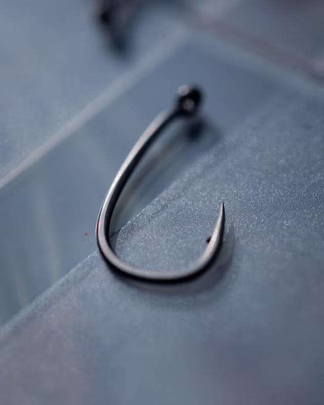 Fox Edges Armapoint Super Wide Gape Long Shank