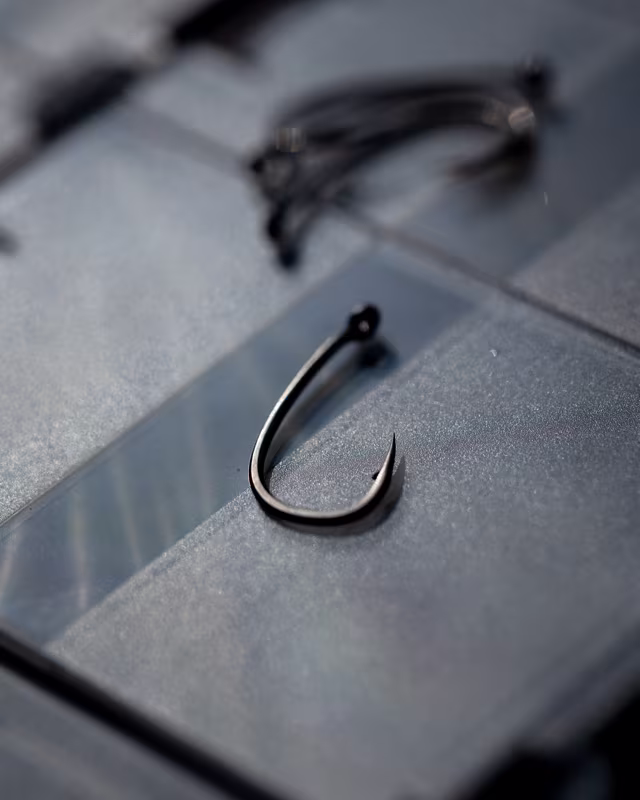 Fox Edges Armapoint Super Wide Gape Long Shank