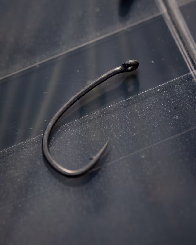 Fox Edges Armapoint Super Wide Gape Long Shank