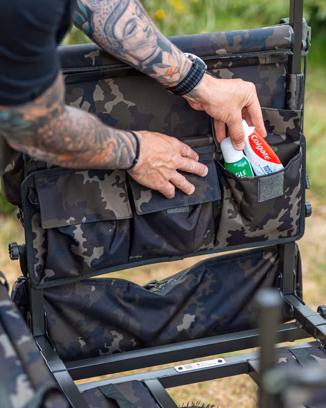 Carp Porter H Frame Multi Pocket Dark Kamo