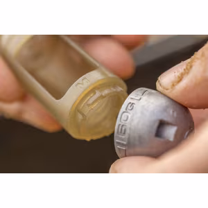 Guru X-Change Window Feeder Solid